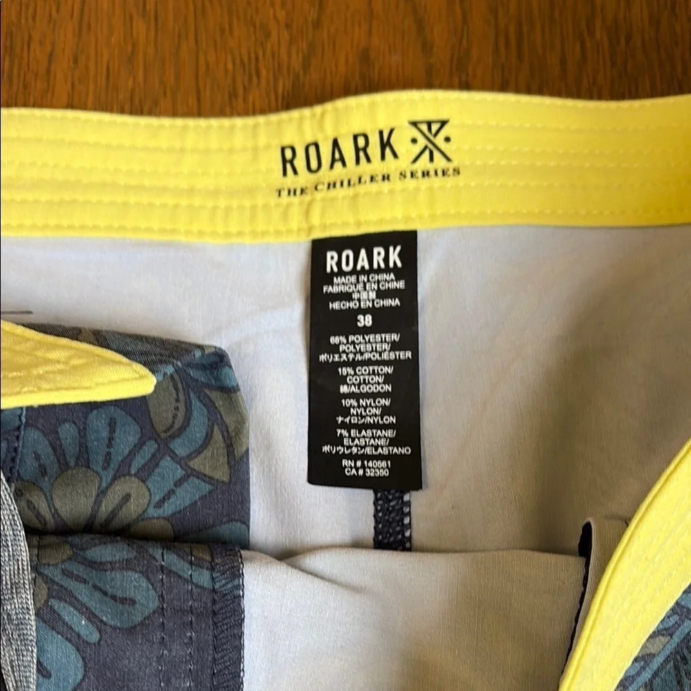 NWOT Roark the chiller series Men's boardshorts size 38